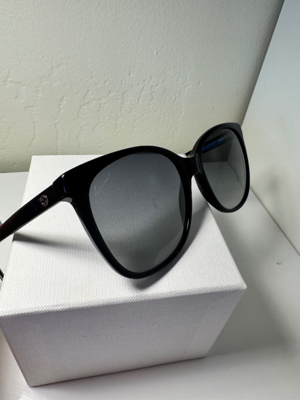 Vintage Gucci Sunglasses – Made in Italy 🖤